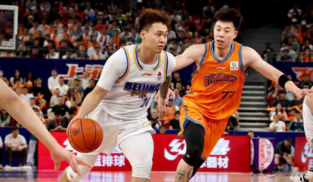CBA四进二形势突变！不是周琦！麦基盛赞北京队一人，他有实力冲NBACBA半
