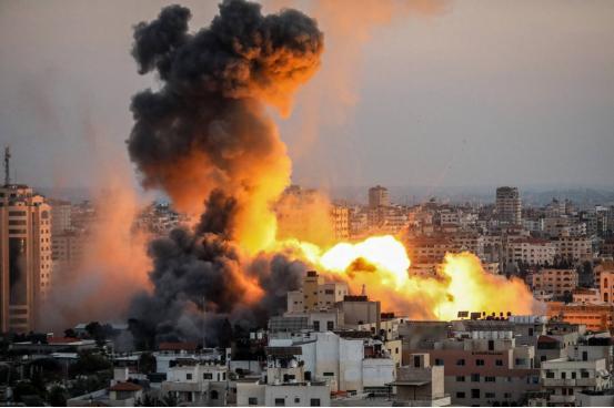 就在4月14号伊朗中部伊斯法罕省正被袭击的时候，更致命的事发生了，伊朗境内所有美