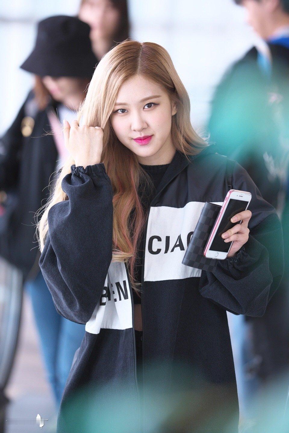 #ROSÉ##朴彩英#｜181006｜福冈机场出境高清饭拍cr.logo饭拍禁止二改​​​