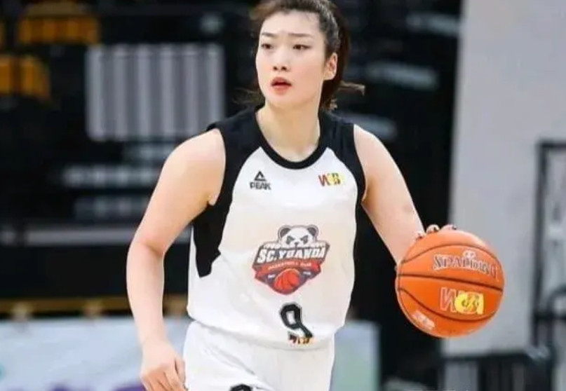 李梦事件是否与资本人情有关？大家发现没有？女篮国家队喜欢另有其人了。回顾女篮