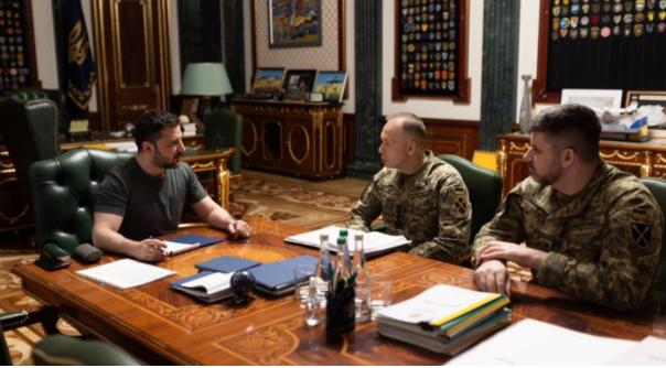 7天8000人！泽连斯基讽俄军“送人头”：天气给了优势仍夺地无果，指挥官