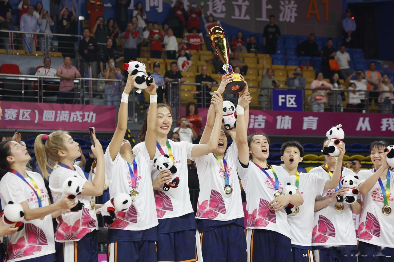 四川女篮又创造了一个记录（如果有MVP，应属唐子婷）即在全国女子篮球锦标赛