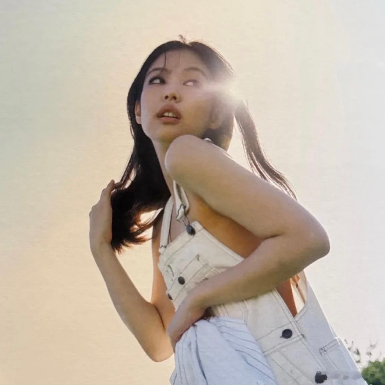 Jennie堵鼻子Jennie咋回事呀！太吓人了吧