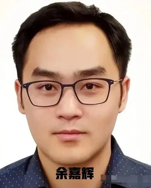 前些日子，英伟达老总黄仁勋高薪网罗了两位清华毕业的芯片Al顶尖技术人才。这消