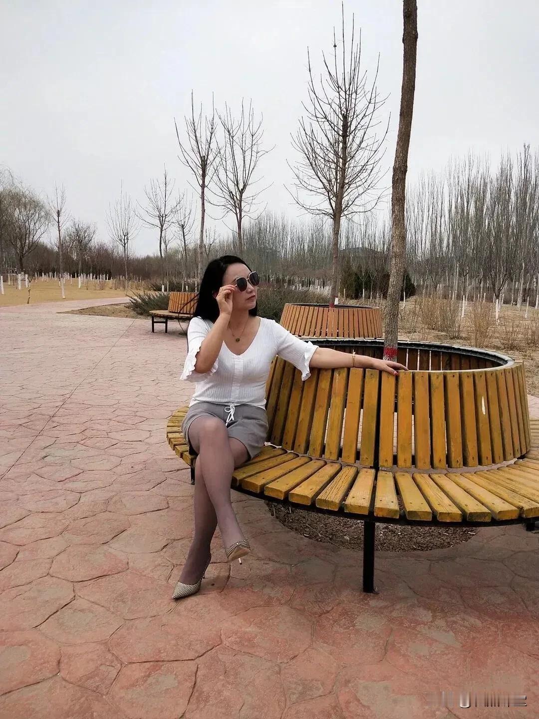 年少不知阿姨好