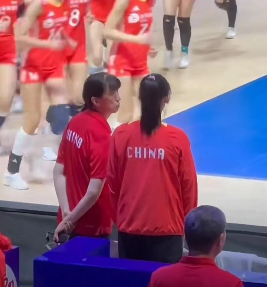 李盈莹7月4日返回天津后就“消失”了，伤势恢复状况并不明朗。虽然屡被“官宣”加盟