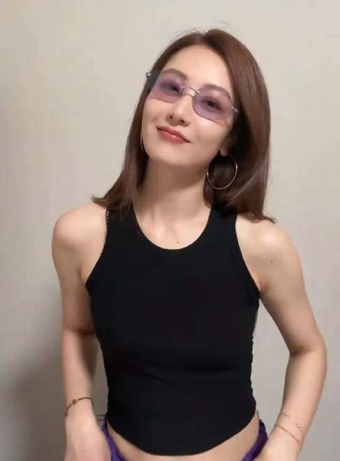 白冰都快40岁了，怎么看起来还是像20多啊，又美又显年轻。