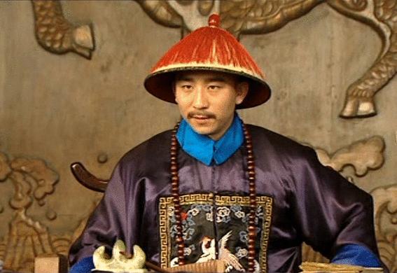 不读书的家庭一般走不长远，雍正朝的李卫就是最典型的案例。李卫本人估计四书五经长
