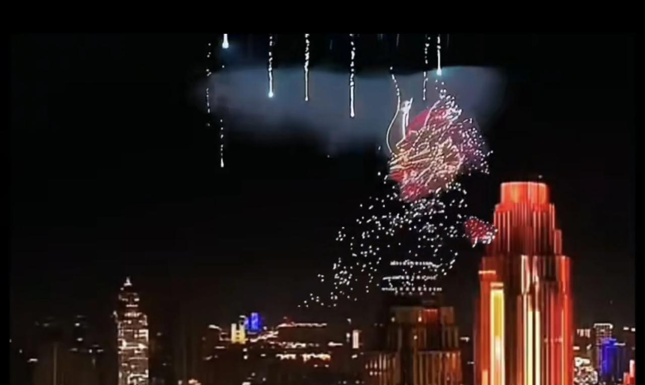 天津市海河夜景太美了！今年天津聚焦海河“一轴”核心地带，提升光环境，勾勒出特色