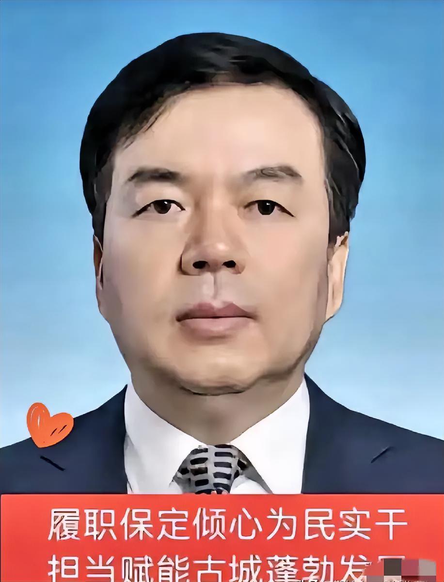 现在很多地方的管理人员，走马灯似地换，能让老百姓真心念叨的，真没几个。​但保定
