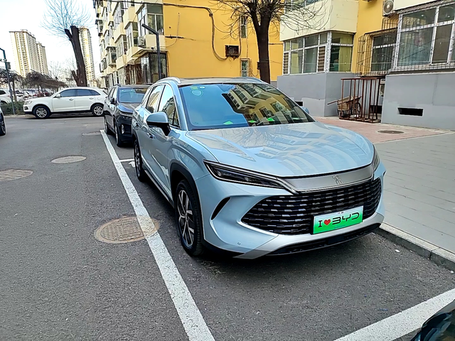 新提车六天，因为没牌子，也没去充过电，也没出过门。昨天晚上取了个东西用APP上了