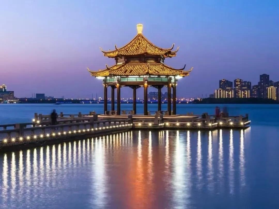 人生最大的底气：默默扎根，悄悄成长人活着，总有奔波的疲惫，也有深夜莫名的焦
