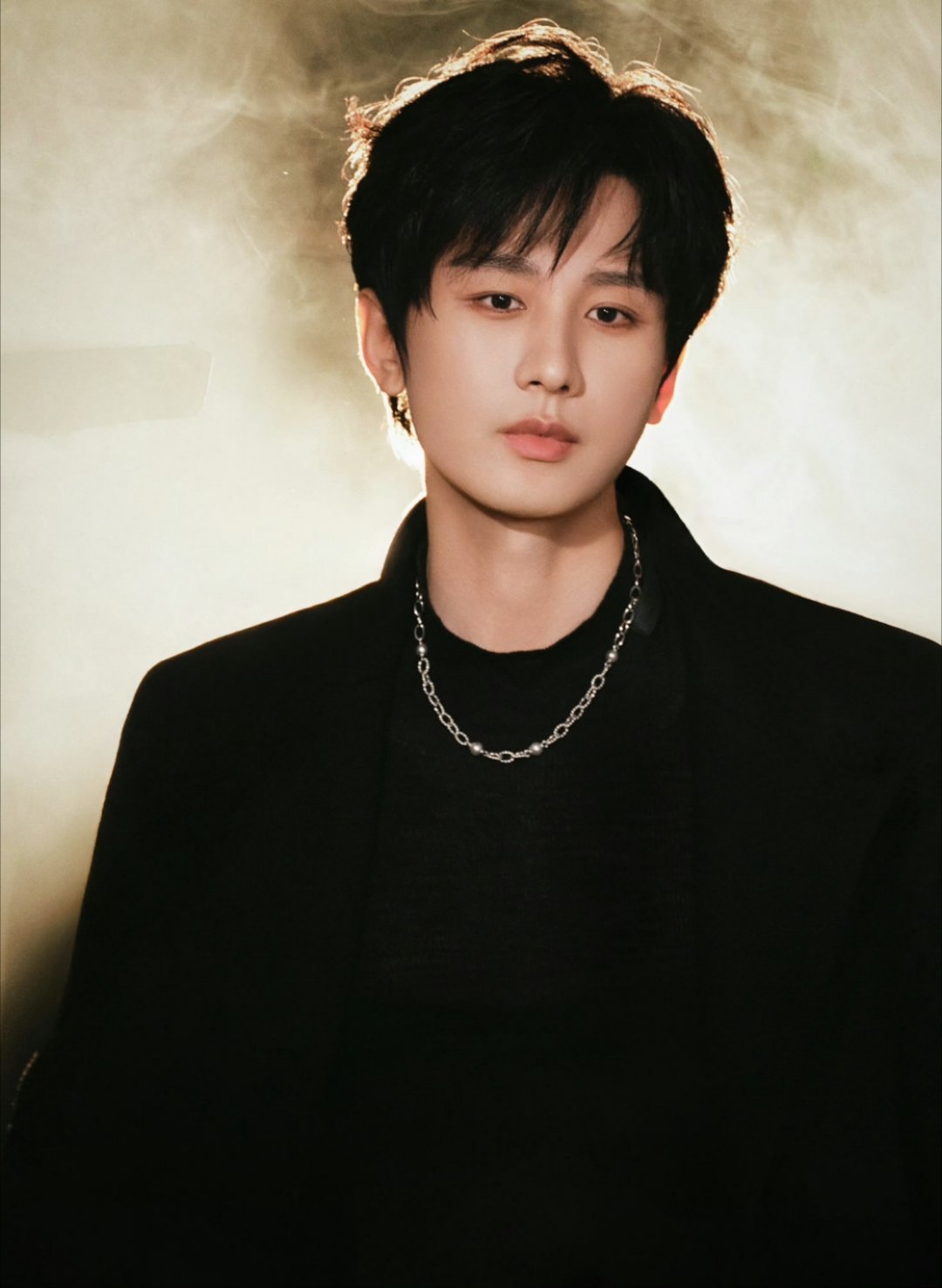 浅浅盘点一下男明星珠宝带盐大片，这波主打的就是一个贵杨洋，肖战，龚俊，成毅，于适