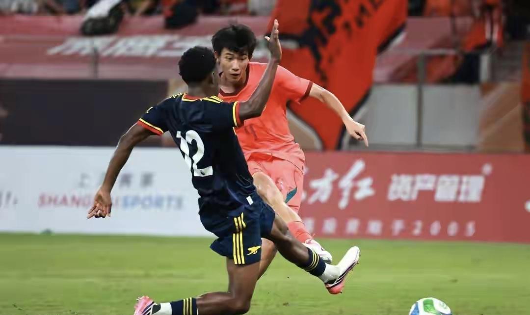 当中国男足与马尔代夫比赛进行至第八十五分钟时，此时中国队以3：0领先，但中国男足