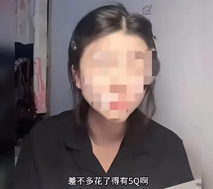 女孩说谈了两年的男朋友邀请她回家过年，她特意买了一后背箱的礼物，还专门给婆婆买了