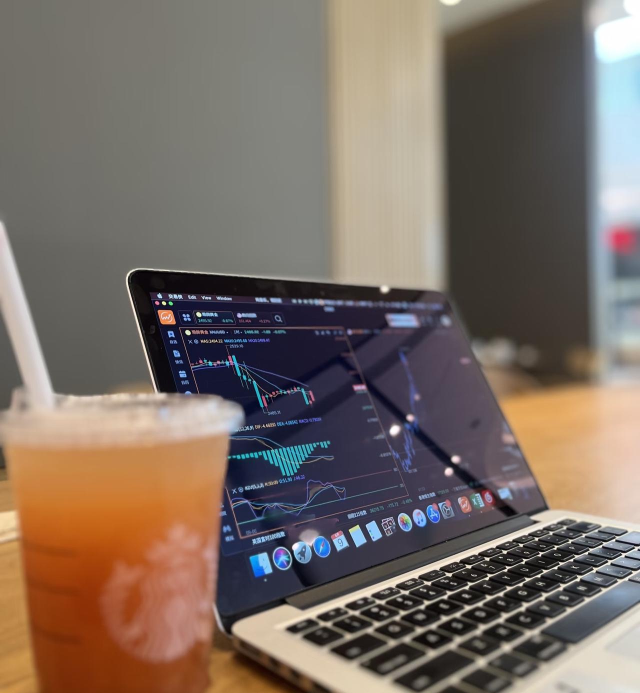 最近你股票赚钱了吗❓️最近同学群（好友）聊股票频率很高！形势一片大好！基本都