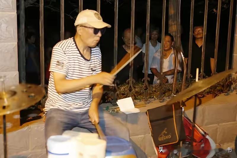 最近河北廊坊彩票事件闹得沸沸扬扬。有个老哥花15元中了7397万，第二天就去领了