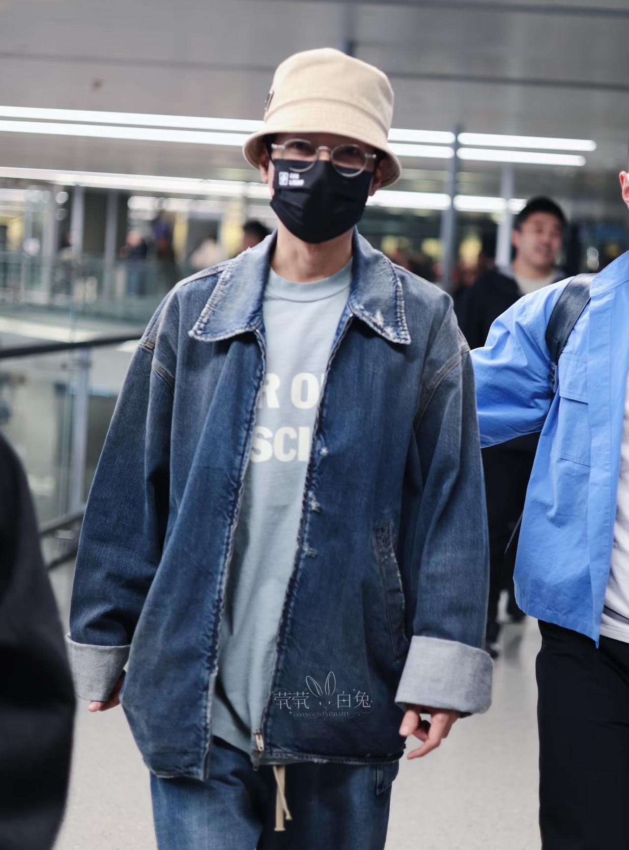 陈楚生今日化身潮男出街，帅炸了。生哥北京出发准备录制美好中国新歌会腾讯音乐榜年