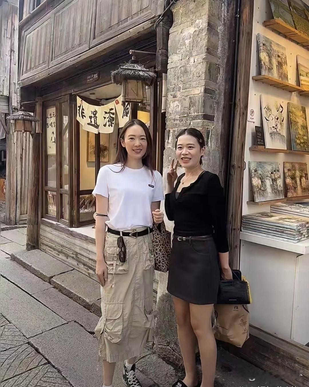 偶遇童瑶，他的个子可真高
