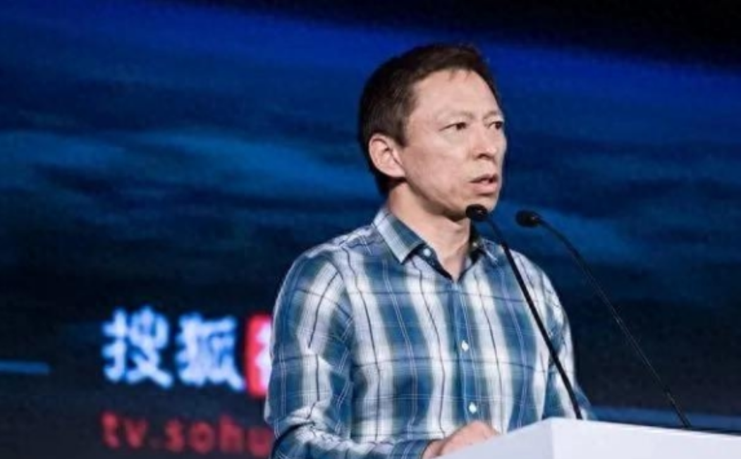 2005年，26岁的王兴由于融资失败，他被迫以200万美元卖掉这个中国最早的社交