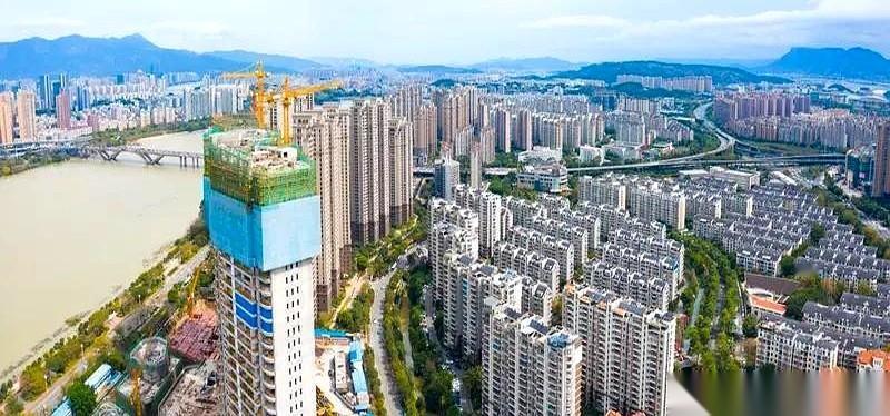 厦门楼市，已经跌到“六亲不认”了。真的，我没开玩笑。那些急着跑的人，跟疯了一