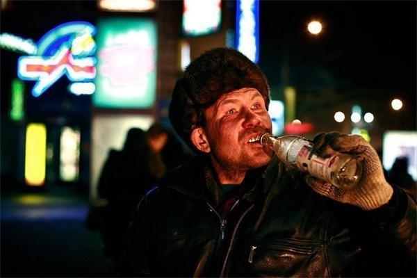 俄罗斯人到底有多爱喝酒?