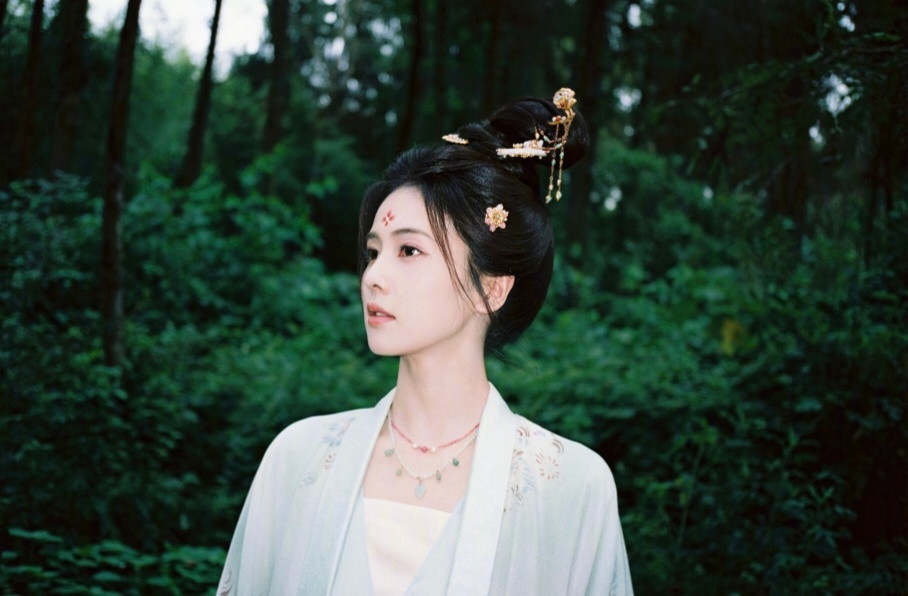叶璃×今日份衣橱分享·九宫格34张切图一白鹿莫离.白鹿叶璃