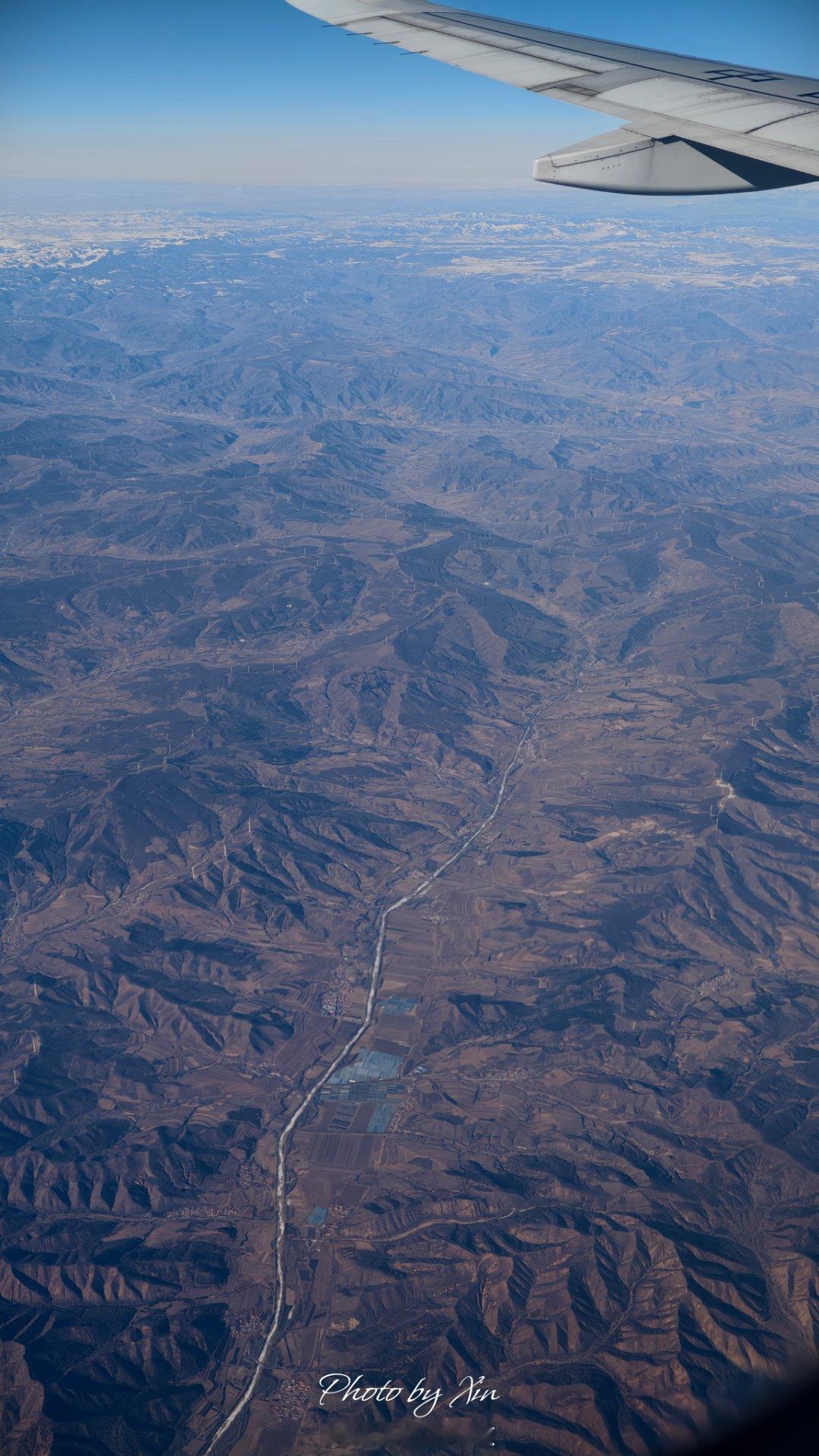 已到达哈尔滨~一会儿继续下一段行程~从照片变化是不是就能看出来冷了目前还没拿出来
