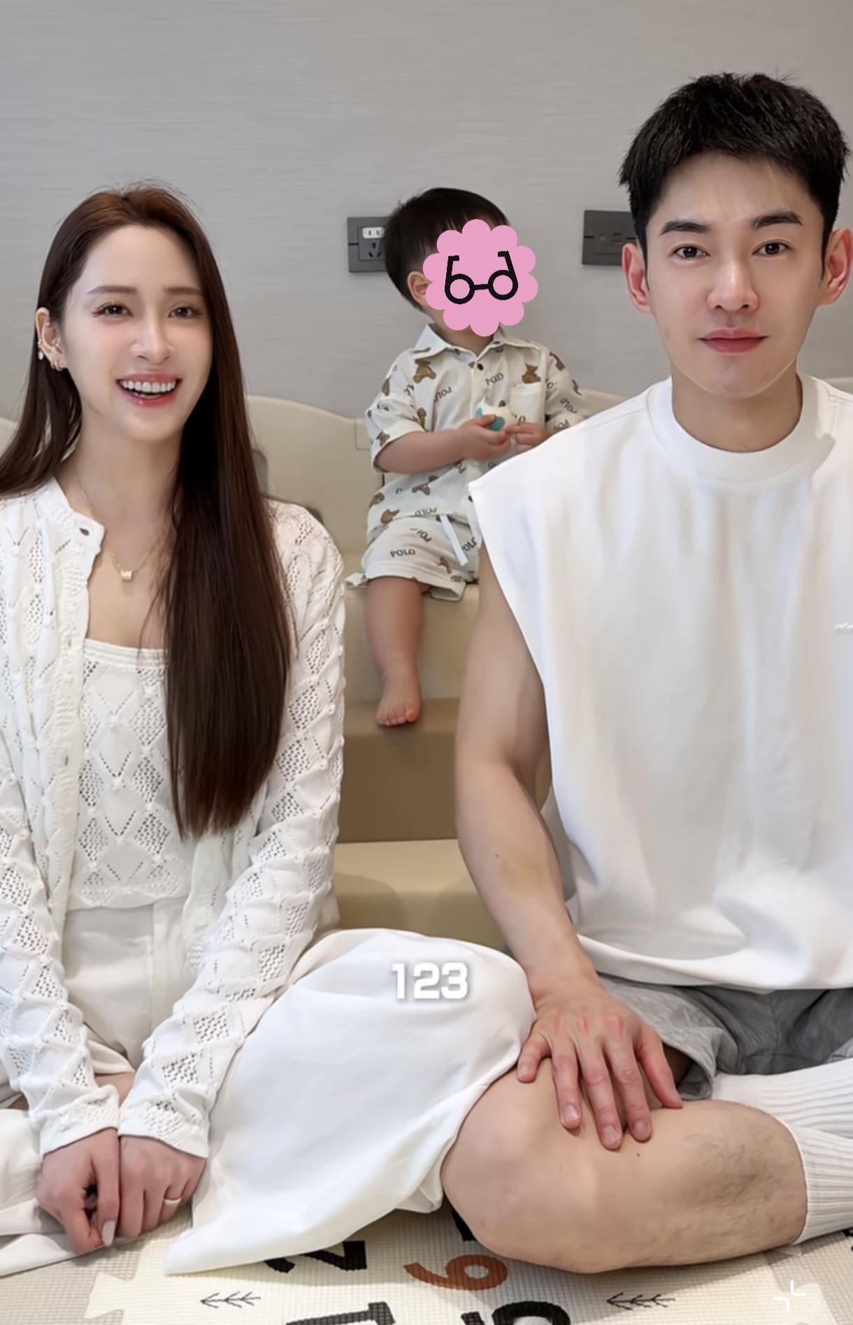 欧阳妮妮婚后过得挺好，不是她老公给她砸钱，而是跟她一起带儿子，导致她想要生三