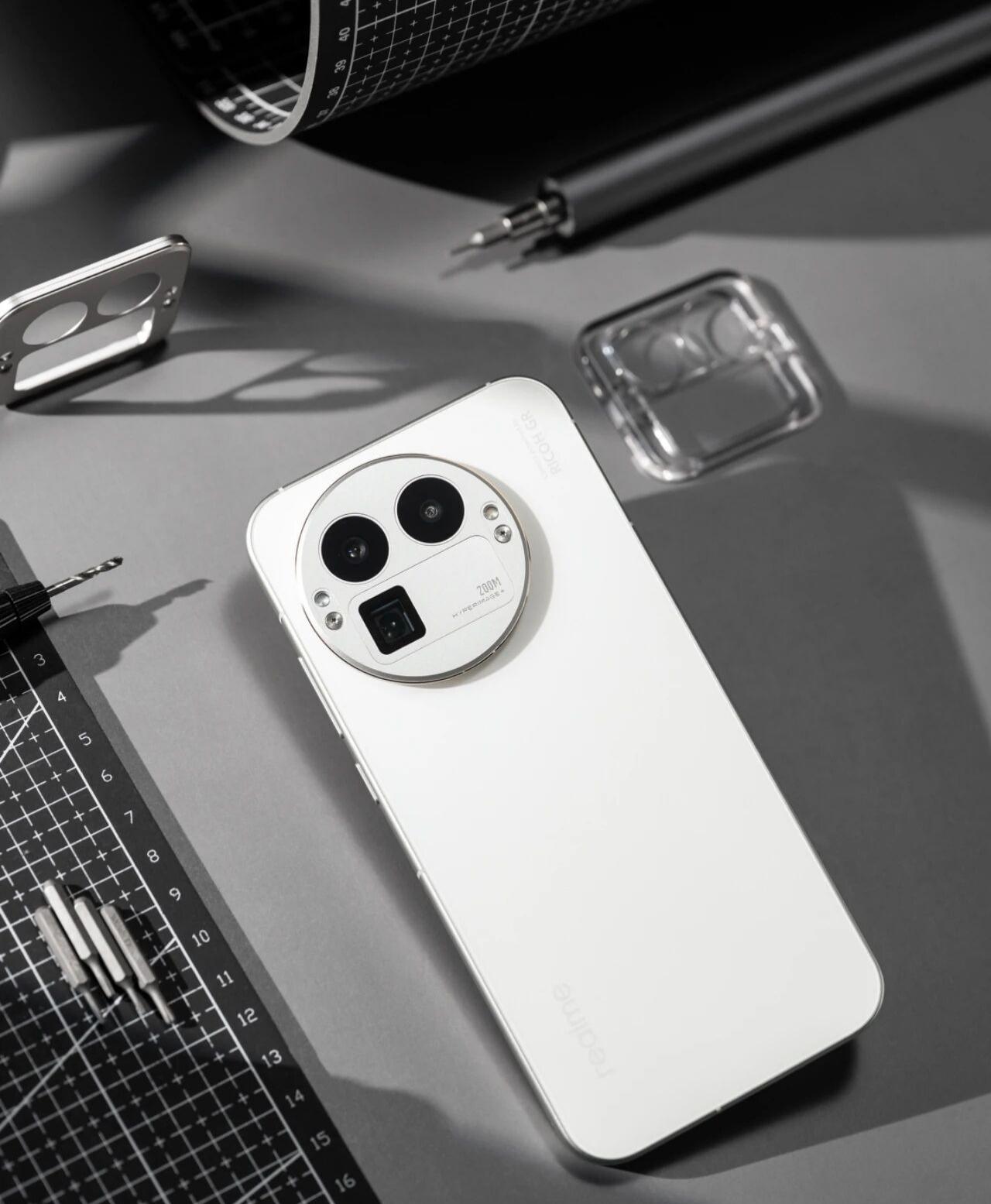 真我GT8Pro图赏：怎么玩，怎么拍，都随你真我GT8Pro正是将玩出点名堂