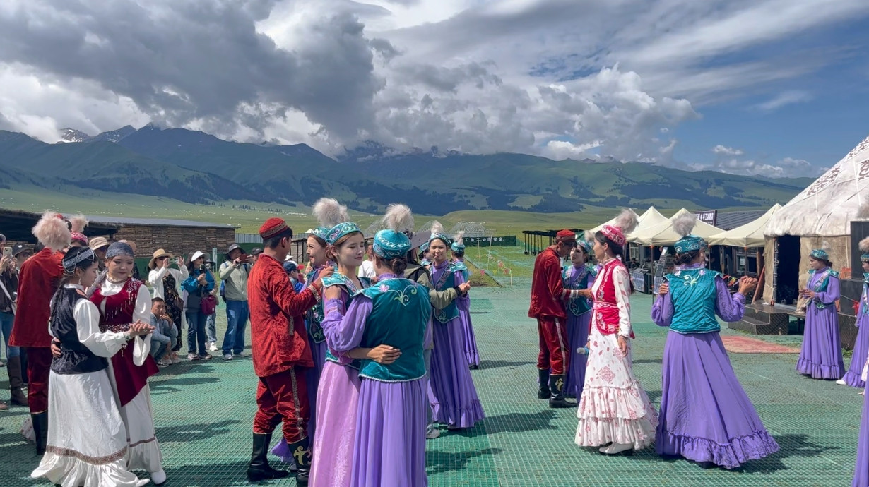 免签！中国最神秘的邻国，35元大巴直达，美女如云，遍地是景！