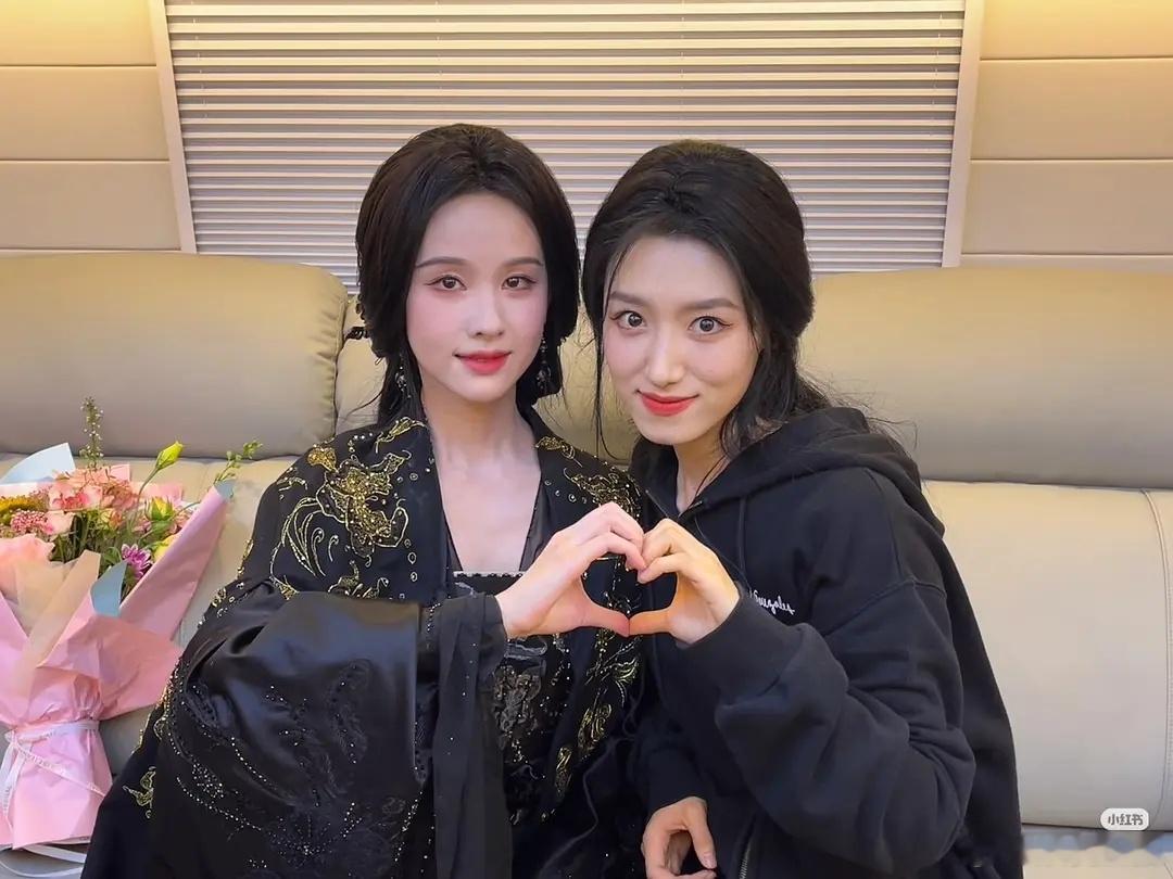 月鳞绮纪陈都灵的替身，颜值不输陈都灵啊