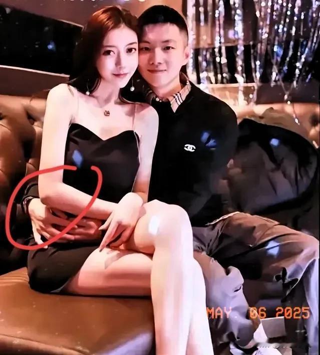 赵心童不仅斯诺克打得好，选女朋友的眼光也是一流啊！最近有人扒出他前女友，那