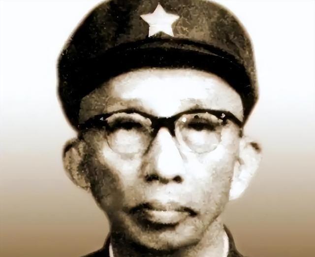 1955年定军衔那年，李迎希气得摔了杯子，他打了一辈子仗，济南战役立下大功，粟裕