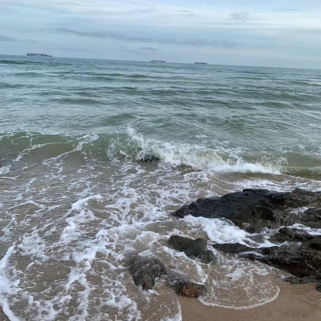今天的海水真的好凉爽大海
