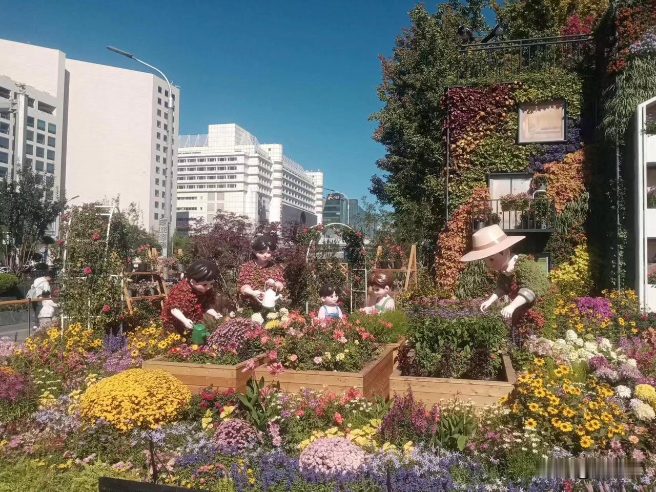 节日期间，旅游区住宿价格真是高得太离谱了！我朋友去新疆地区旅游，给我发来消息