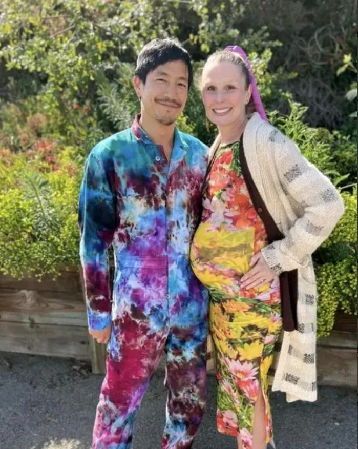 原和玉是郑佩佩历经诸多波折才得来的儿子——当年郑佩佩先后怀孕8次，4次