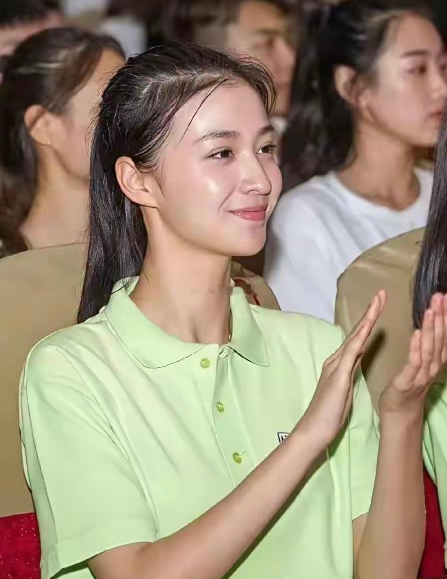 学生时代的王楚然，校花颜值天花板