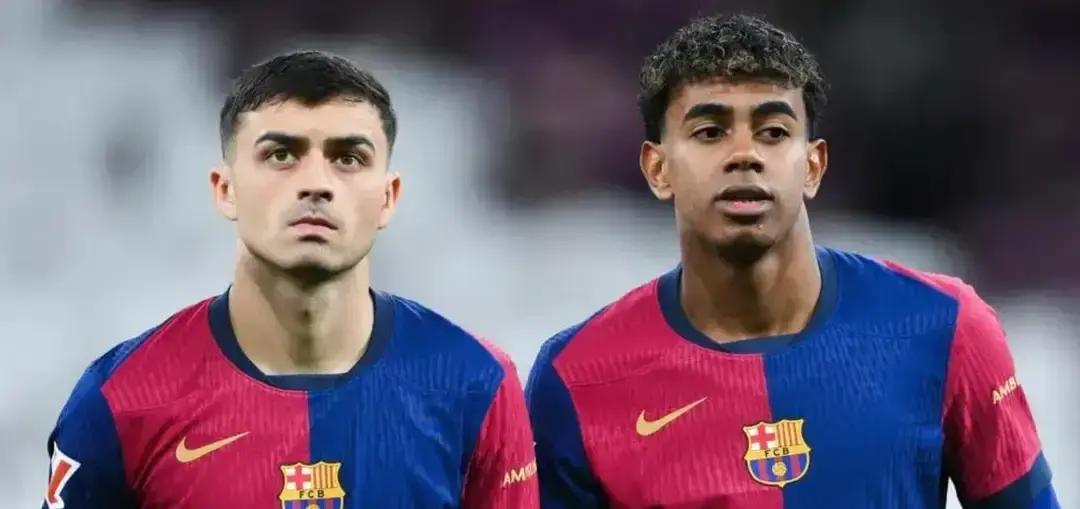 只盯着亚马尔过人？那你看得太浅了。16岁，猛窜到1米83。看他在场边