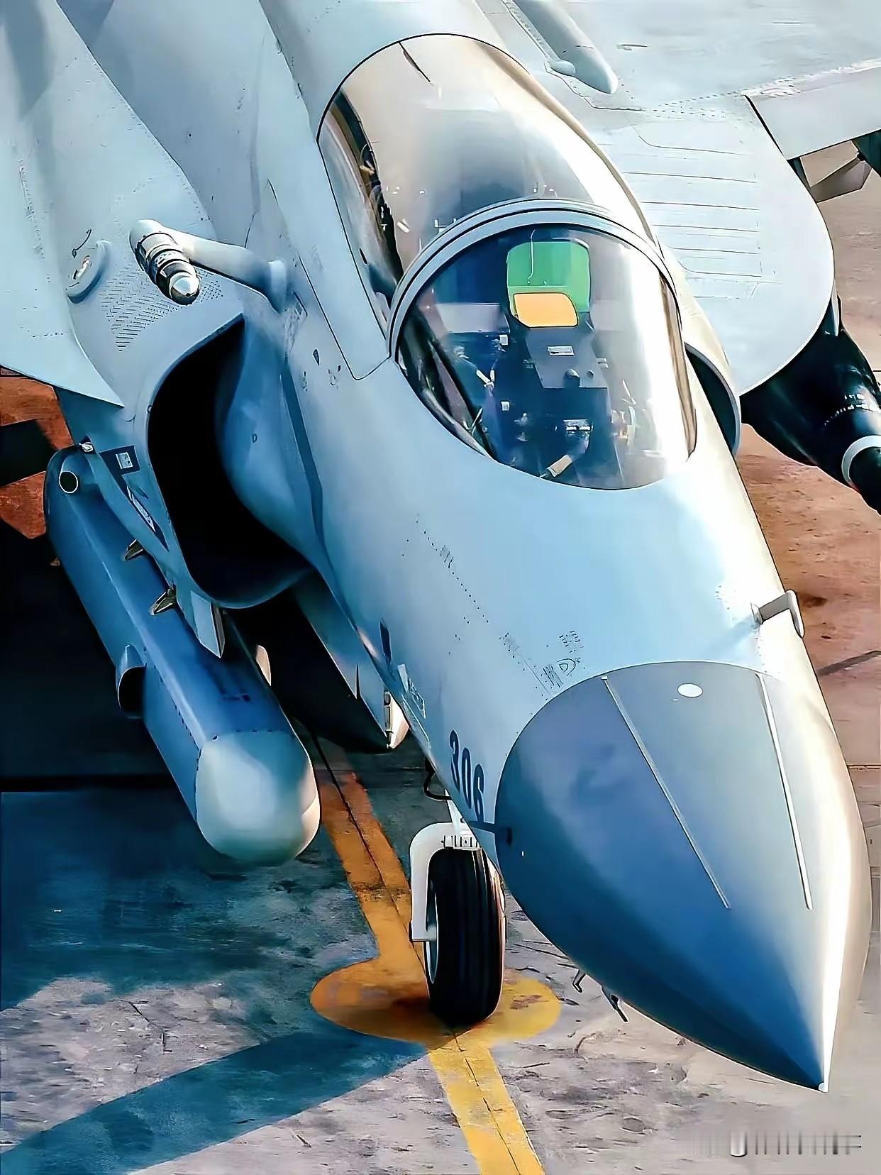 很多人不明白了，为何巴基斯坦赢大了！我们都知道，歼10C绝对比骁龙战机更加先