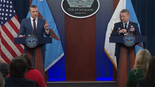 美防长：目标不是颠覆伊朗政权