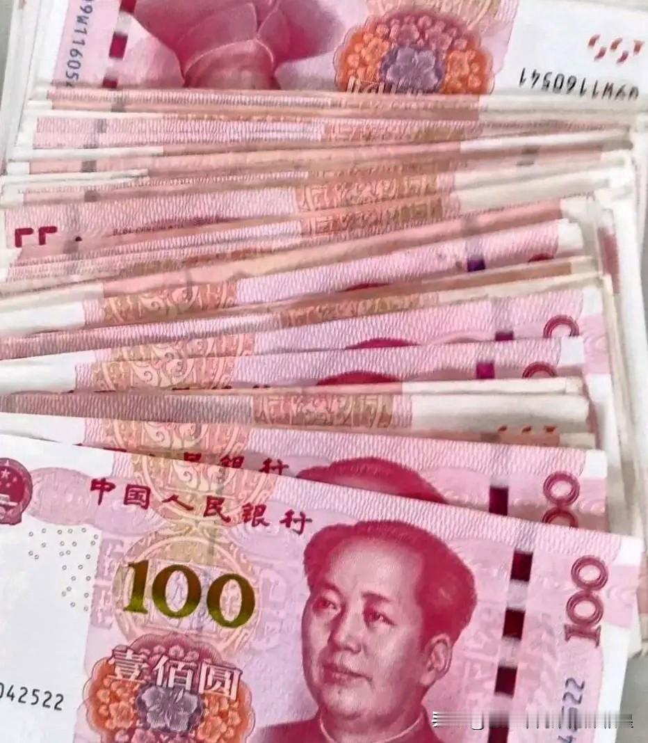 对于普通人来说，手里能攒够20万，往后的日子基本就踏实了。很多人觉得钱不