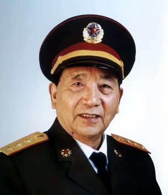对越作战期间，开国中将秦基伟的儿子秦天即将奔赴前线战场，他对父亲说：“儿子不能尽