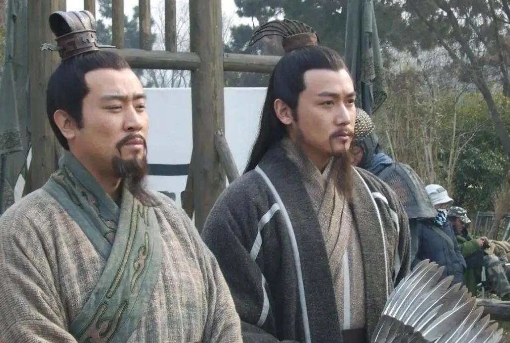 今日话题：为什么都说刘备是假仁假义？？？网友甲：假仁假义是因为正史的刘备和演