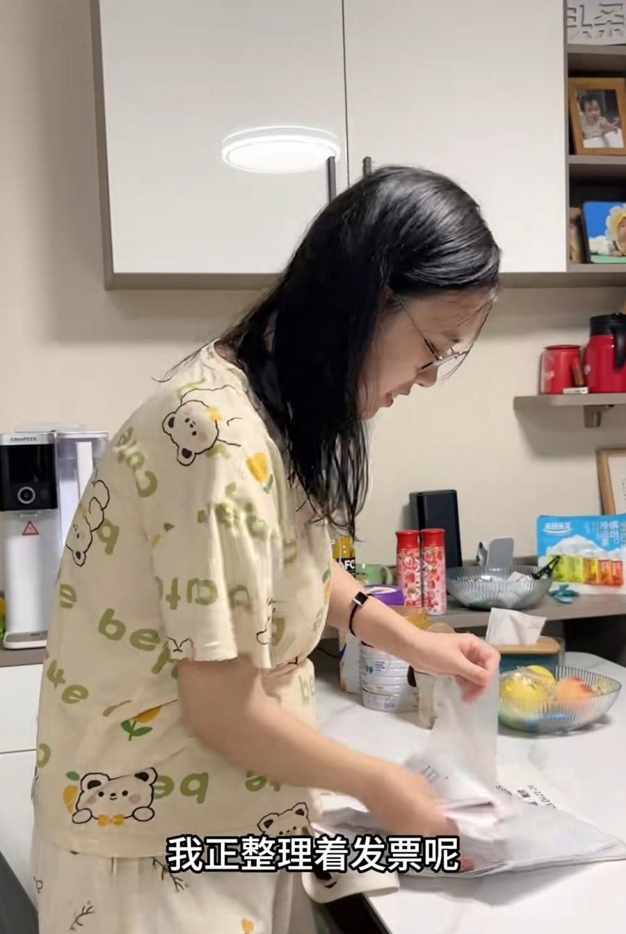 苏子怀孕20周了，肚子特别显怀，是不是二胎的肚子都要比一胎的肚子大呀？为了看专