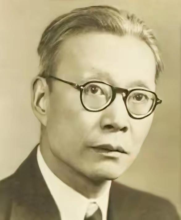 金岳霖翻译《毛选》时，碰到一句成语：“吃一堑，长一智。”不知如何翻译是好，只好问