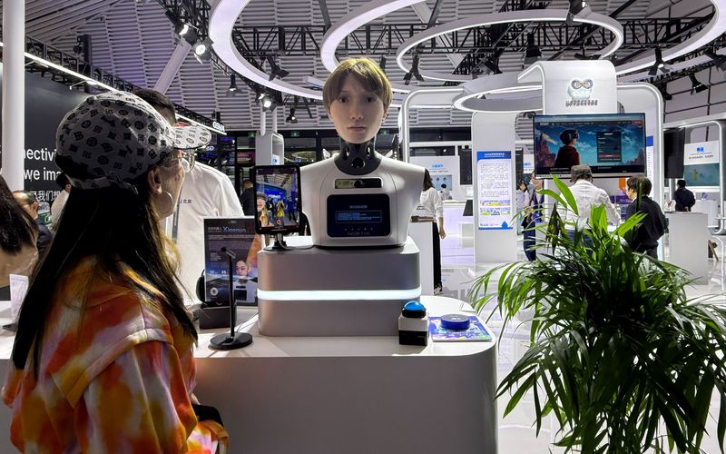 “京造”机器人亮相2025年世界互联网大会