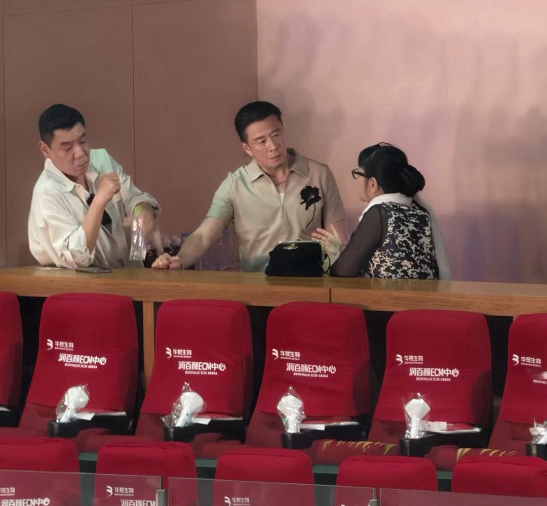 去看那英演唱会的明星好多明星去看那英演唱会去看那英演唱会的明星！王菲、杨坤、宋