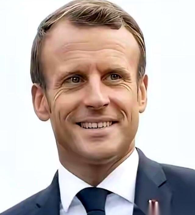 我有时候真的搞不懂，有些人是怎么想的。前脚刚在成都签完几百亿的飞机大单，酒杯里