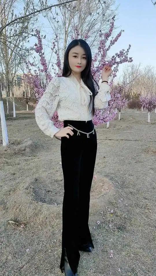 宝剑锋从磨砺出，梅花香自苦寒来。不经一番寒彻骨，怎得梅花扑鼻香。，